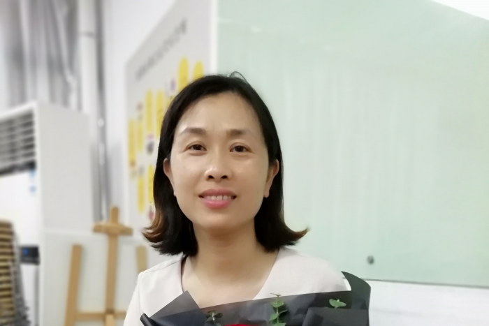 王冬芳(廣東省電子商務技師學院經濟管理系教師) 王冬芳(廣東省電子商務技師學院經濟管理系教師)