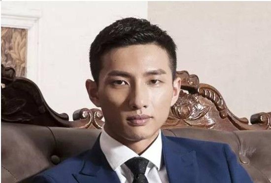 何承億 何承億
