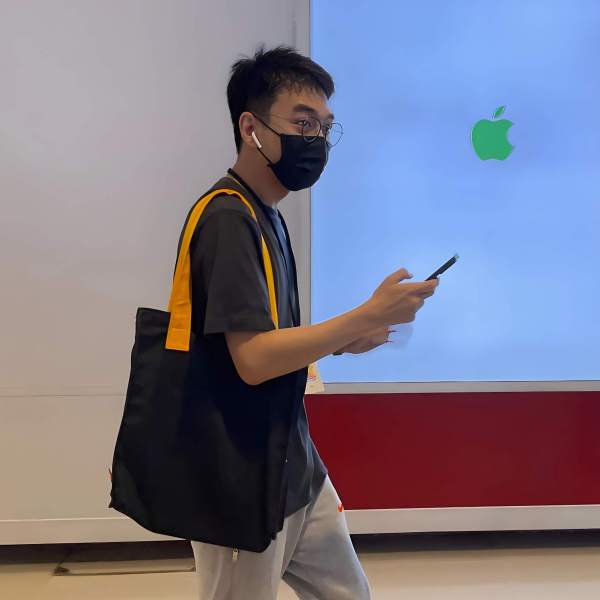 鐘文澤(中國數碼類自媒體博主,嗶哩嗶哩知名UP主) 鐘文澤(中國數碼類自媒體博主,嗶哩嗶哩知名UP主)