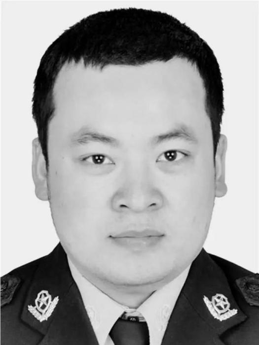 吳義君(湖北省鹹寧市通山縣公安局交通警察大隊原輔警) 吳義君(湖北省鹹寧市通山縣公安局交通警察大隊原輔警)