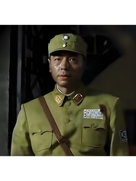 李振武(抗戰劇《光榮使命》中的國民黨軍官角色,由王挺飾演) 李振武(抗戰劇《光榮使命》中的國民黨軍官角色,由王挺飾演)
