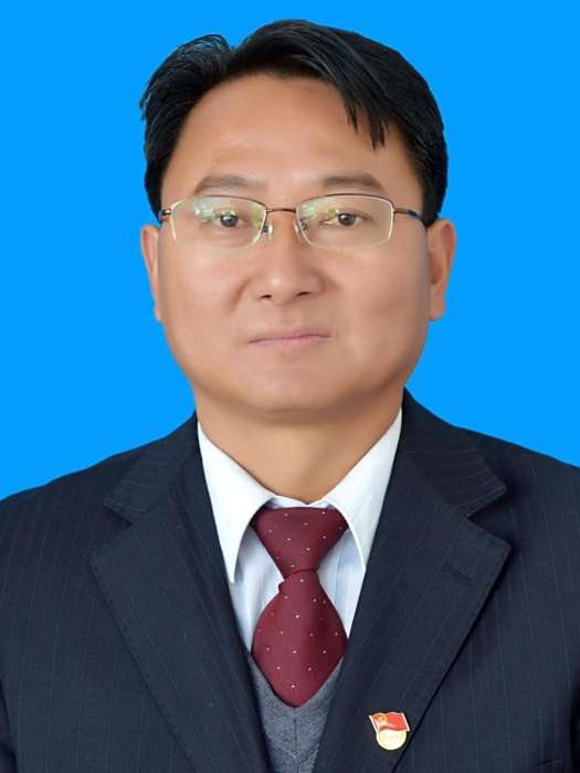 譚曉雲(雲南省麗江市永勝縣人民政府副縣長) 譚曉雲(雲南省麗江市永勝縣人民政府副縣長)