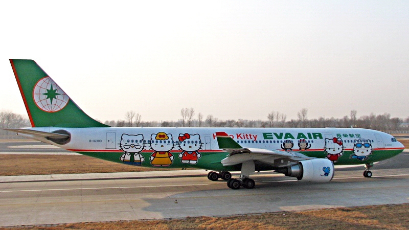 編號B-16303的首架 Hello Kitty彩繪飛機