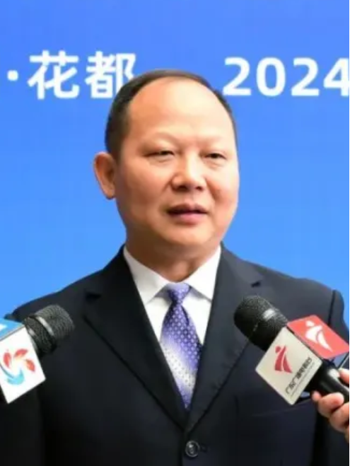 肖愛民(廣州市花都區發展和改革局黨組書記、局長) 肖愛民(廣州市花都區發展和改革局黨組書記、局長)