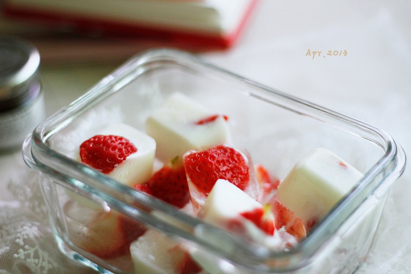 牛奶草莓凍