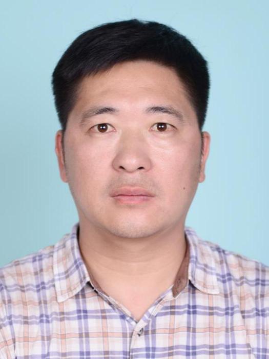陳龍(江西省銅鼓縣林業局主要負責人) 陳龍(江西省銅鼓縣林業局主要負責人)
