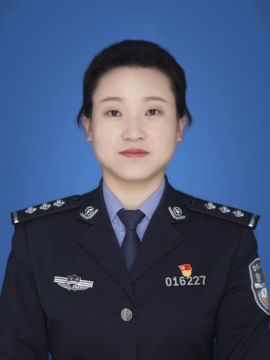 王瓊(甘肅省蘭州市公安局七里河分局敦煌路派出所三級警長) 王瓊(甘肅省蘭州市公安局七里河分局敦煌路派出所三級警長)