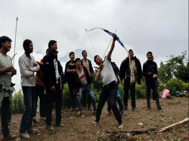 2018年6月27日拉比村舉行迎“七一”射箭活動