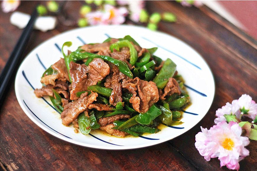 肉炒青椒 肉炒青椒