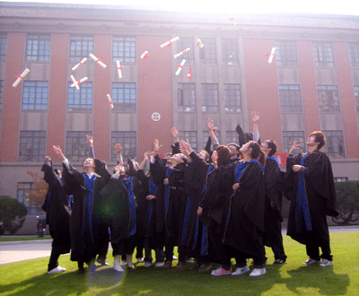上海泰爾弗國際商學院學生畢業