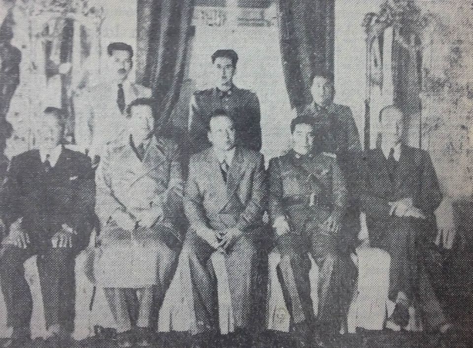 比利亞羅埃爾總統和他的內閣成員