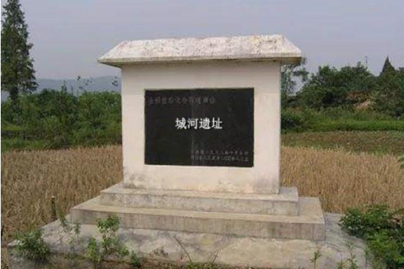 城河遺址(湖北省全國重點文物保護單位) 城河遺址(湖北省全國重點文物保護單位)