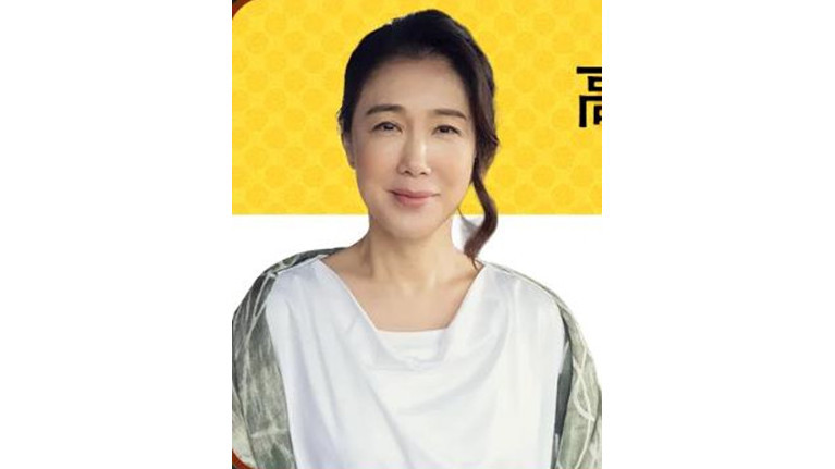 高野友梨江 高野友梨江