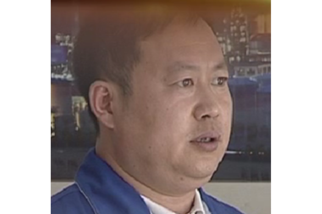 朱瑞鋒(陝西化建工程公司設備製造公司電焊工) 朱瑞鋒(陝西化建工程公司設備製造公司電焊工)