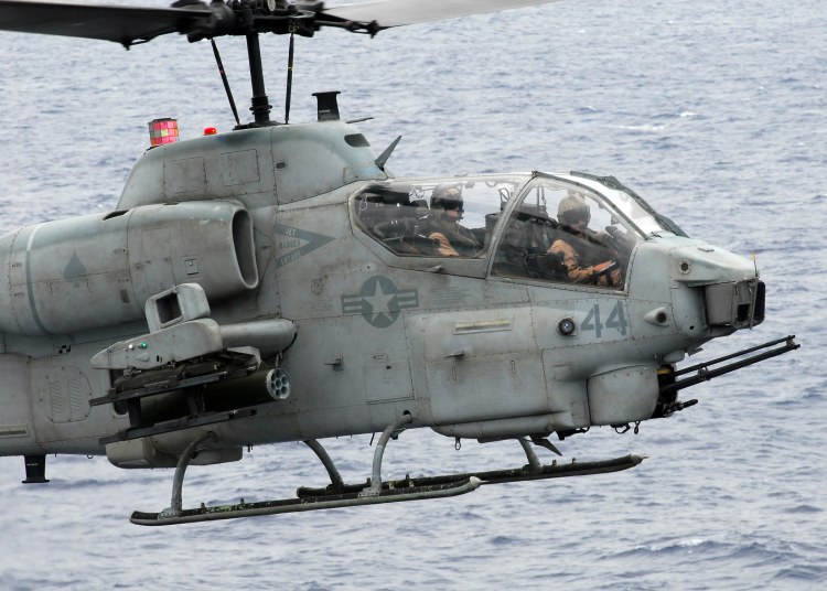 裝M197機炮的AH-1直升機