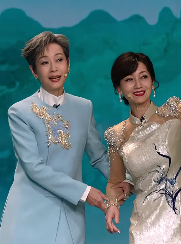 借傘(2025年阿子、硯梁等編劇的小品)