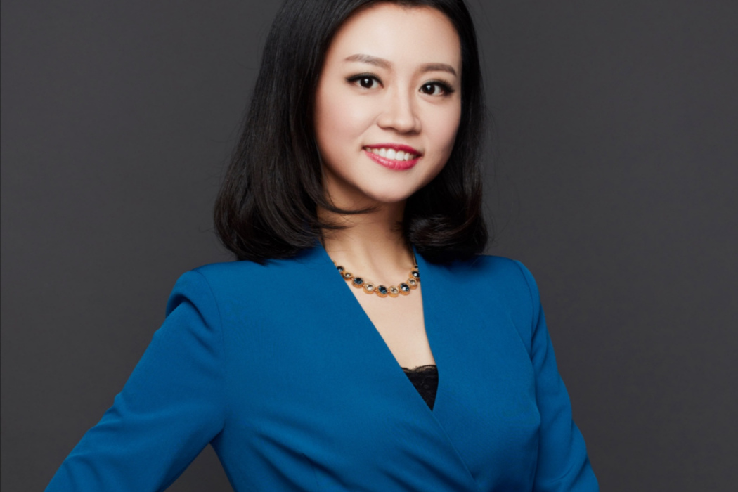 李穎(財經節目主持人製片人) 李穎(財經節目主持人製片人)