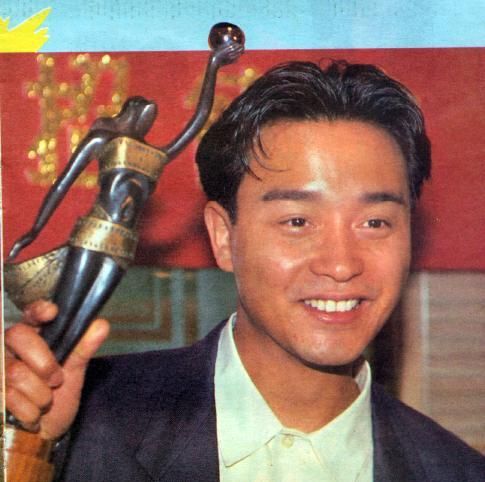 摯愛(2003年滾石唱片出品張國榮精選音樂專輯) 摯愛(2003年滾石唱片出品張國榮精選音樂專輯)
