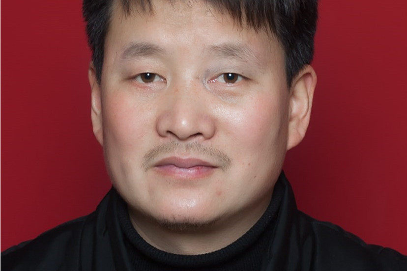 李亮(琅琊區委教體工委委員、區教育體育局副局長) 李亮(琅琊區委教體工委委員、區教育體育局副局長)