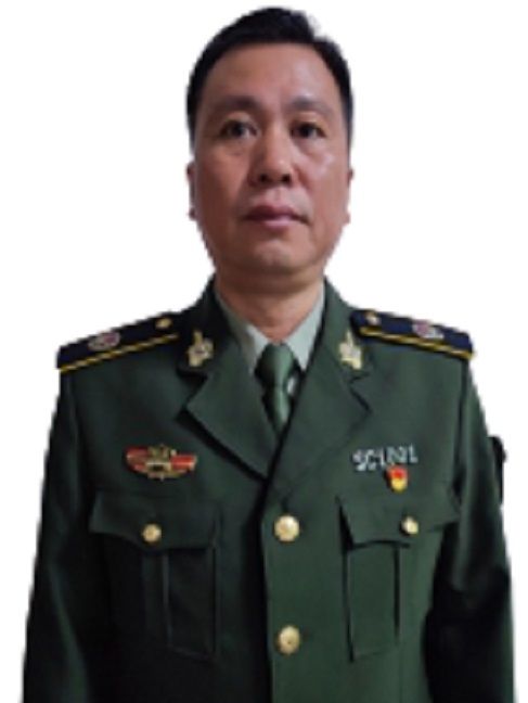 苟忠(國家礦山應急救援芙蓉隊常務副隊長) 苟忠(國家礦山應急救援芙蓉隊常務副隊長)