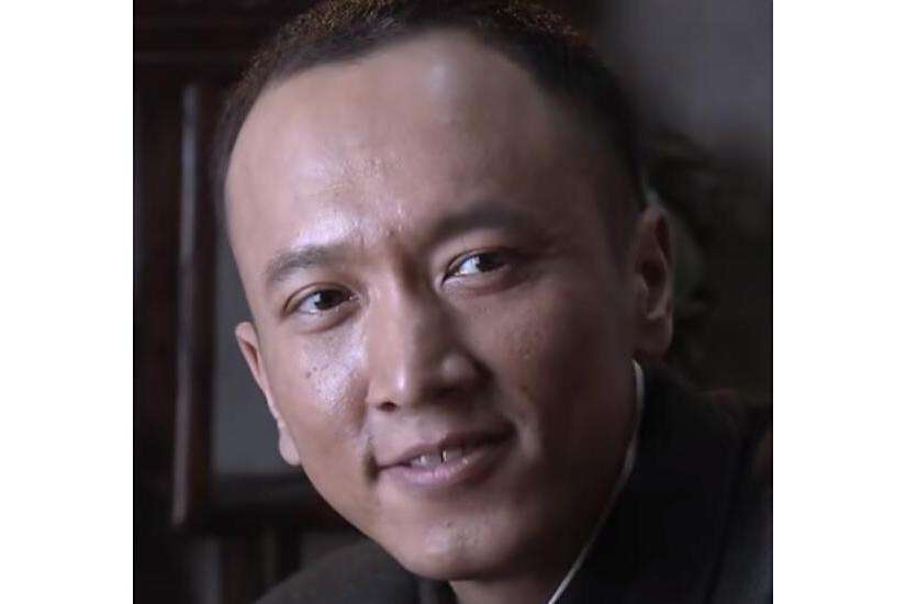 張槐(電視劇《掩不住的陽光》中的角色,由演員溫浩飾演) 張槐(電視劇《掩不住的陽光》中的角色,由演員溫浩飾演)
