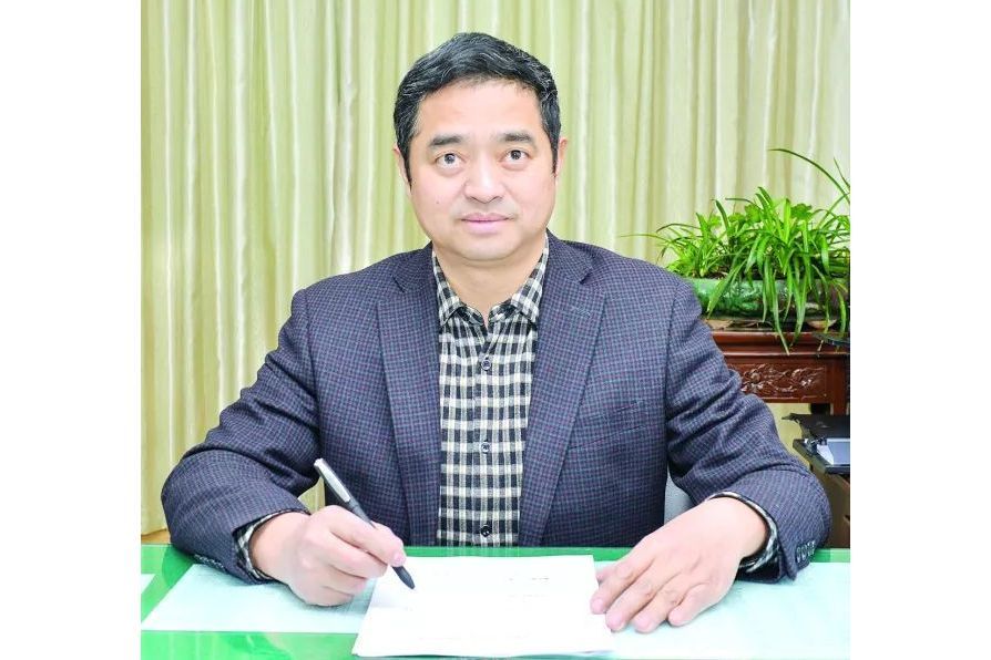 王光濤(攀鋼集團生活服務有限公司執行董事、總經理) 王光濤(攀鋼集團生活服務有限公司執行董事、總經理)
