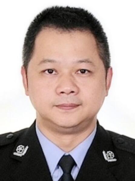 劉智勇(四川省成都市公安局溫江區分局副局長、三級調研員) 劉智勇(四川省成都市公安局溫江區分局副局長、三級調研員)