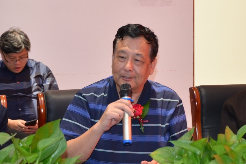 石小生 石小生