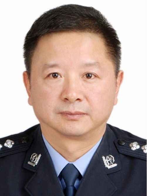 許國宏(浙江省杭州市桐廬縣公安局領導班子成員(正局級幹部)) 許國宏(浙江省杭州市桐廬縣公安局領導班子成員(正局級幹部))