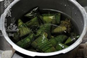綠豆花生鮮肉粽