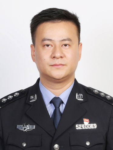 鐘翔(貴州省北斗山監獄黨委委員、副監獄長) 鐘翔(貴州省北斗山監獄黨委委員、副監獄長)