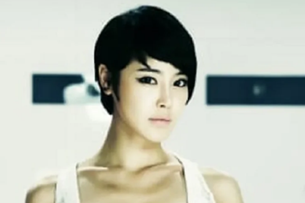 Esther(韓國女歌手) Esther(韓國女歌手)