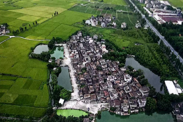 員村(廣東省江門市開平市赤坎鎮五龍行政村下轄自然村)