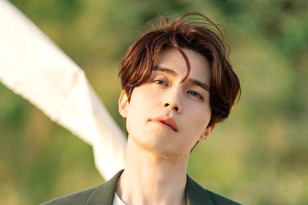 李硯(韓劇《九尾狐傳》中的男主角) 李硯(韓劇《九尾狐傳》中的男主角)