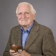 道格拉斯·恩格爾巴特(Douglas Engelbart) 道格拉斯·恩格爾巴特(Douglas Engelbart)