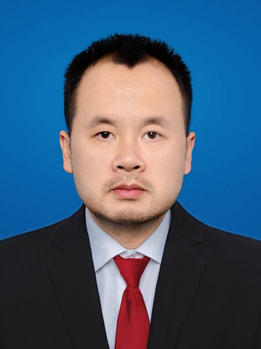 張顯(貴州省審計廳黨委委員、副廳長,經濟責任審計處處長) 張顯(貴州省審計廳黨委委員、副廳長,經濟責任審計處處長)