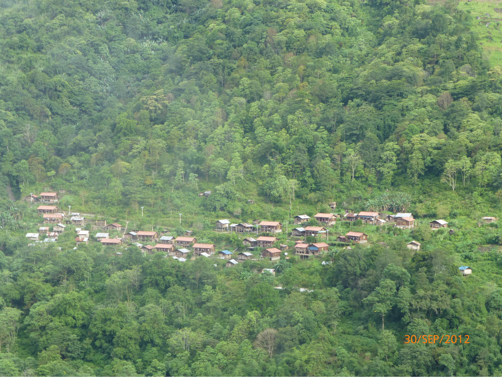 2012年時的德果村