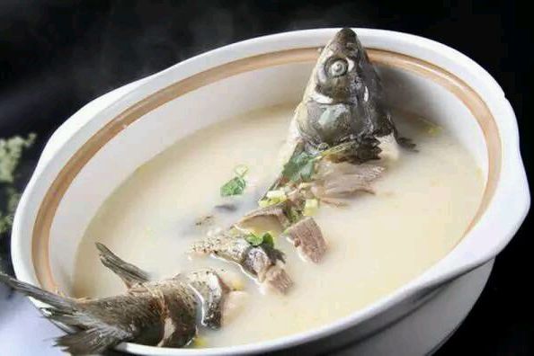生薑鯽魚湯 生薑鯽魚湯