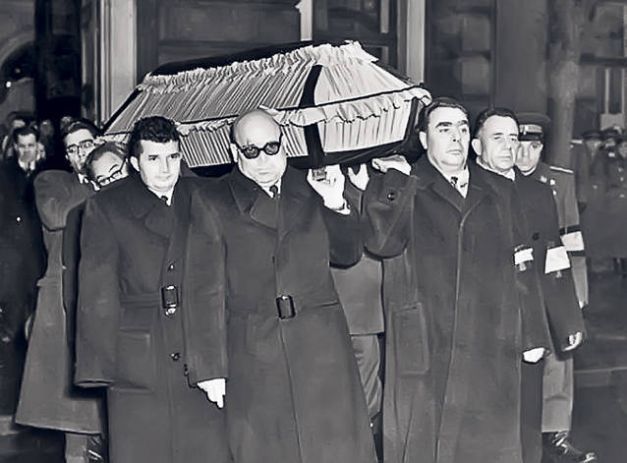 羅馬尼亞和蘇聯領導人為普雷奧蒂亞薩抬棺