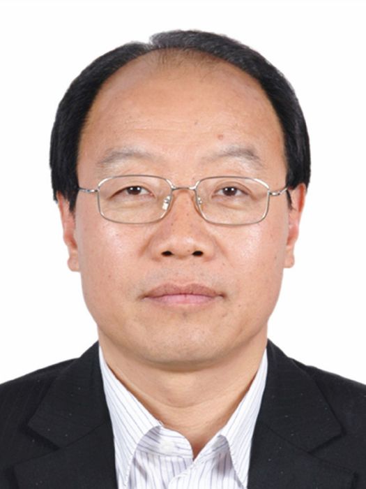 王振海(中國政治學會常務理事、青島市政治學會會長) 王振海(中國政治學會常務理事、青島市政治學會會長)