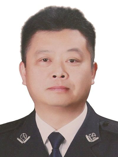 張理國(重慶市巴南區公安分局黨委委員、副局長) 張理國(重慶市巴南區公安分局黨委委員、副局長)