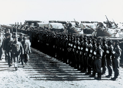 1980年2月,華北大演習前程超檢閱部隊。