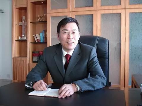楊擁軍(青海華鼎重型工具機有限責任公司董事長) 楊擁軍(青海華鼎重型工具機有限責任公司董事長)