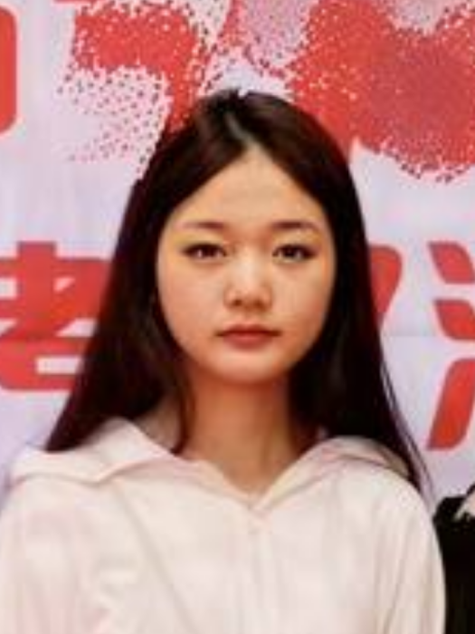 曾佳倩 曾佳倩