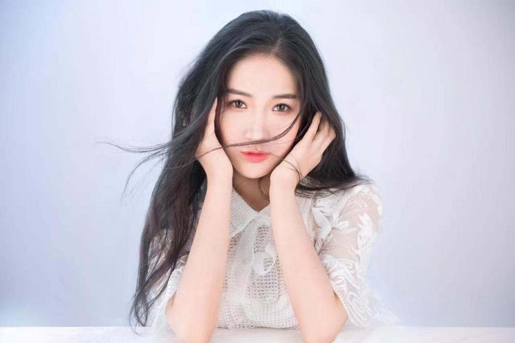 朱瑩瑩(中國內地女演員) 朱瑩瑩(中國內地女演員)