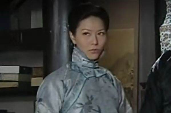 李秋萍(年代劇《鑼鼓巷》中辛書翰的妻子,辛府大少奶奶) 李秋萍(年代劇《鑼鼓巷》中辛書翰的妻子,辛府大少奶奶)