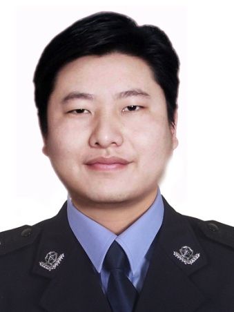 許靜(江西省九江市彭澤縣公安局黨委委員、公安局副局長) 許靜(江西省九江市彭澤縣公安局黨委委員、公安局副局長)