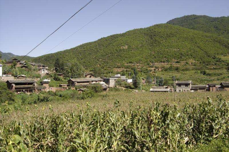 深凹子村 深凹子村