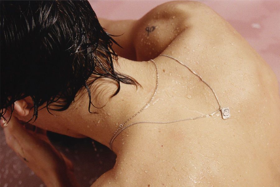 Harry Styles(2017年哈里·斯泰爾斯發行的專輯) Harry Styles(2017年哈里·斯泰爾斯發行的專輯)