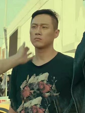 彭浩(電影《迅獸》中的角色) 彭浩(電影《迅獸》中的角色)
